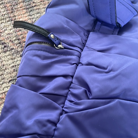 Lululemon Triumphant Purple Ruffled Gym Tote Duffel Travel Handbag Shoulder Bag - Picture 7 of 14